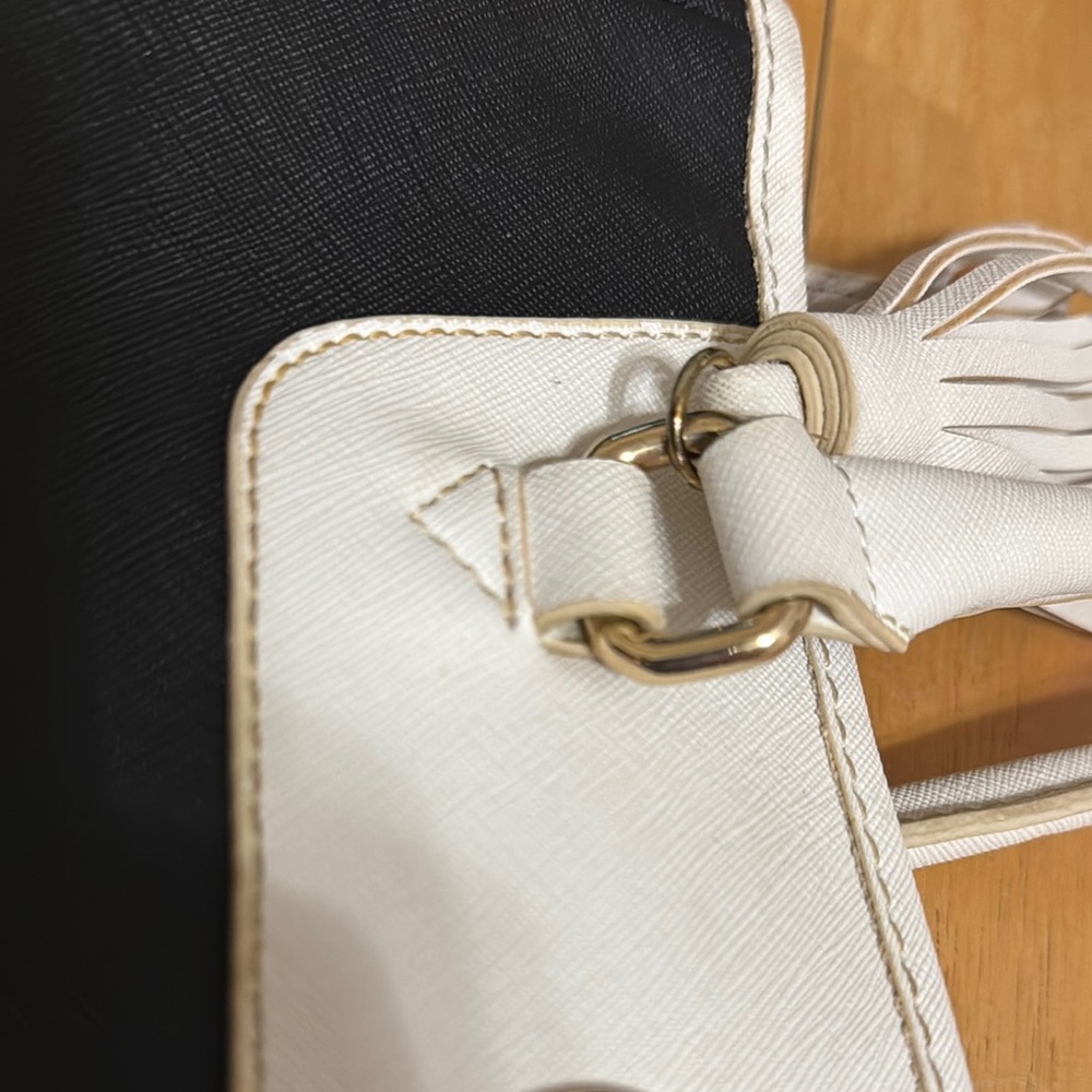Tommy Hilfiger Black and Cream Tote Bag - Picture 17 of 17